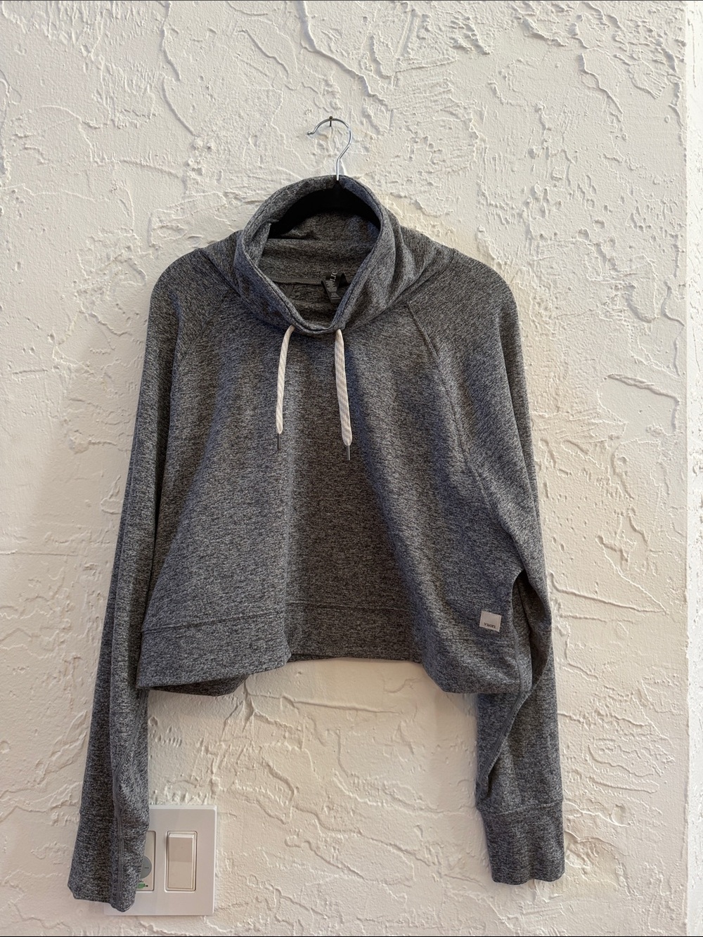 Vuori Halo Cropped Funnel neck top size L
